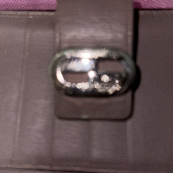 Gucci authentic black and mauve rare wallet has 7 card slots 4 pockets coin slot - Picture 4 of 12